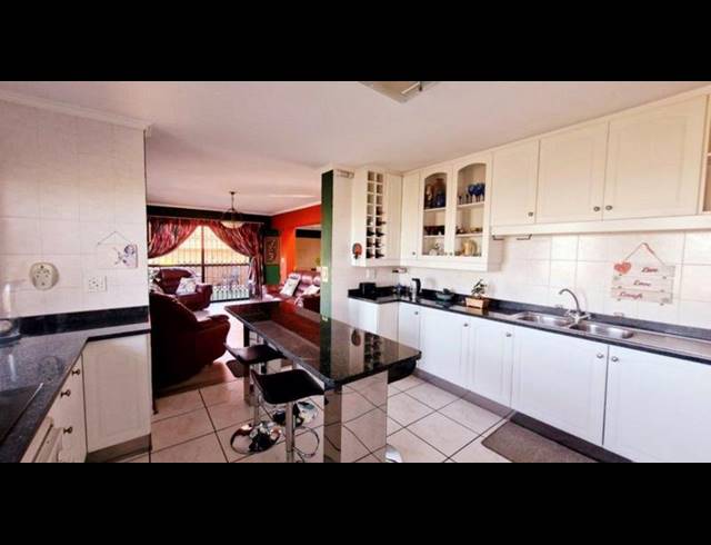 3 BEDROOM DUPLEX FOR SALE IN BASSONIA